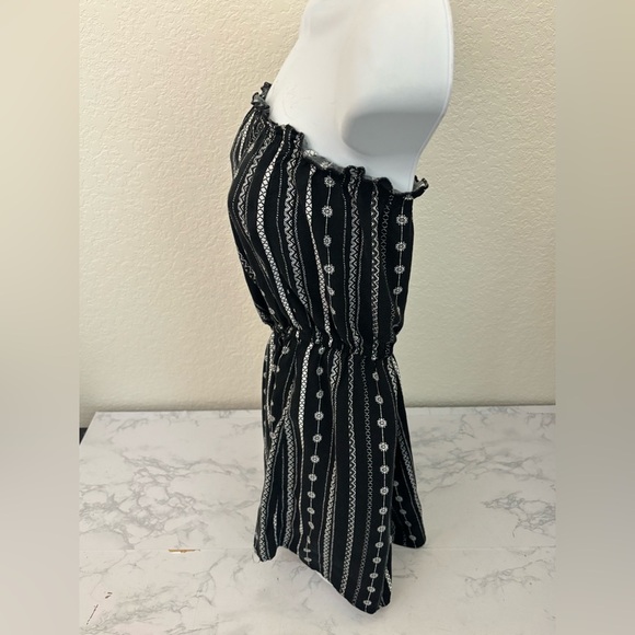 HM Red Floral Sleeveless Pocket Romper Womens Sz 6 Black White Elastic Waist​ - Picture 2 of 4